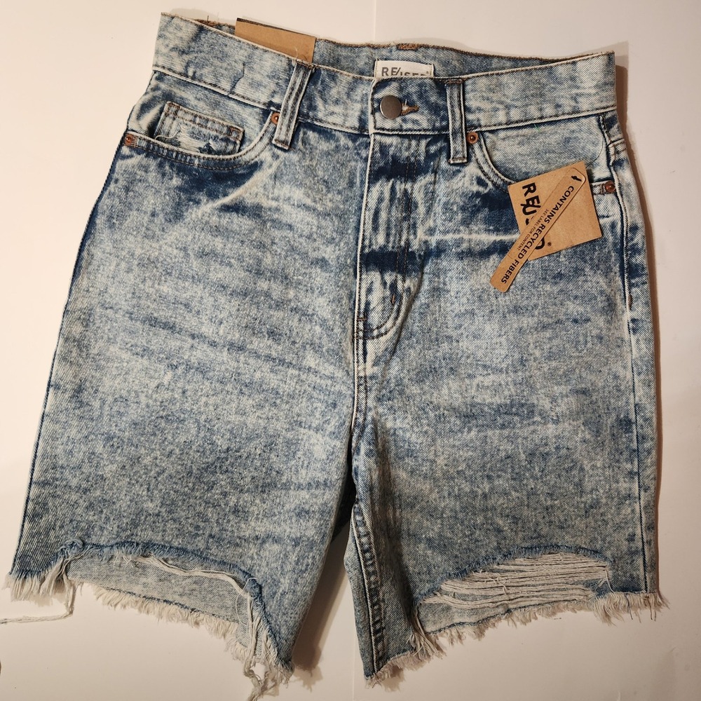 REUSED Womens Acid Wash Denim Boyfriend Shorts Distressed Frayed Hem Size 26